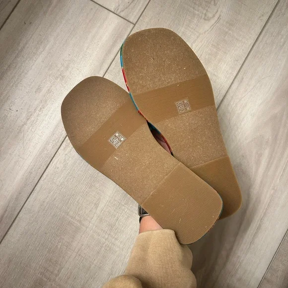 Natori Floral Slide Sandals - size 5 SELLING BOTH TOGETHER - Picture 3 of 8